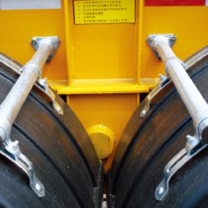 集裝箱運輸半掛車