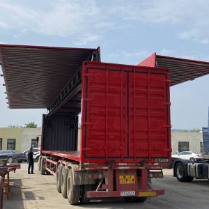 翼開(kāi)啟式集裝箱運(yùn)輸車