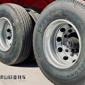 倉柵式運(yùn)輸半掛車