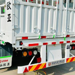 畜禽運輸半掛車